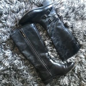 Hinge Boots